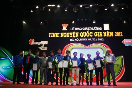 National Volunteer Award 2012 presented - ảnh 1